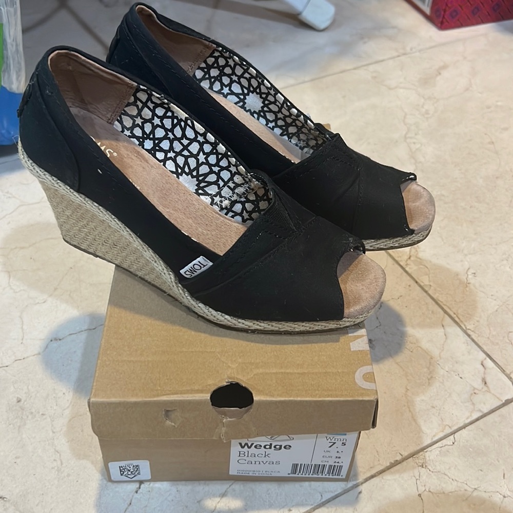 Toms